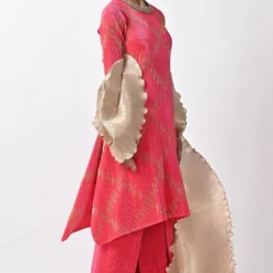 Kiran Uttam Ghosh Fuchsia Printed & Pleated Kaftan 9 Kiran Uttam Ghosh Fuchsia Printed & Pleated Kaftan -Deals Drapizia Store 060523kg05 4