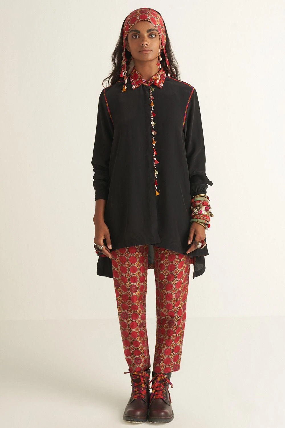 Aseem Kapoor Black Trapeeze Shirt With Embroidery Details 3 Aseem Kapoor Black Trapeeze Shirt With Embroidery Details