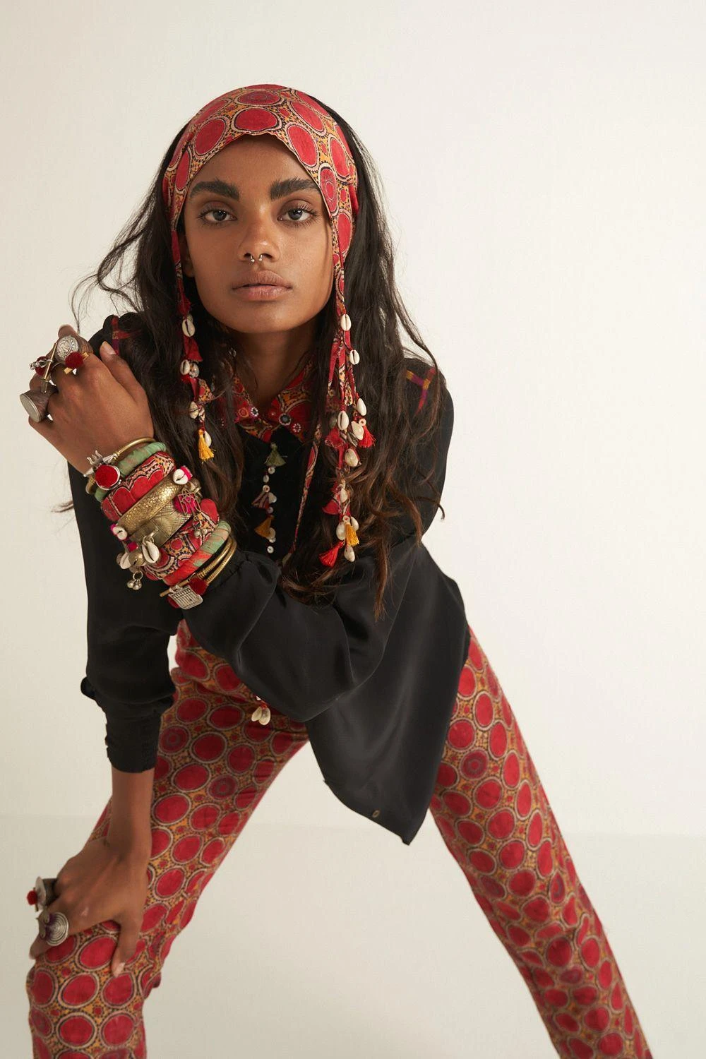 Aseem Kapoor Black Trapeeze Shirt With Embroidery Details 5 Aseem Kapoor Black Trapeeze Shirt With Embroidery Details - Image 3