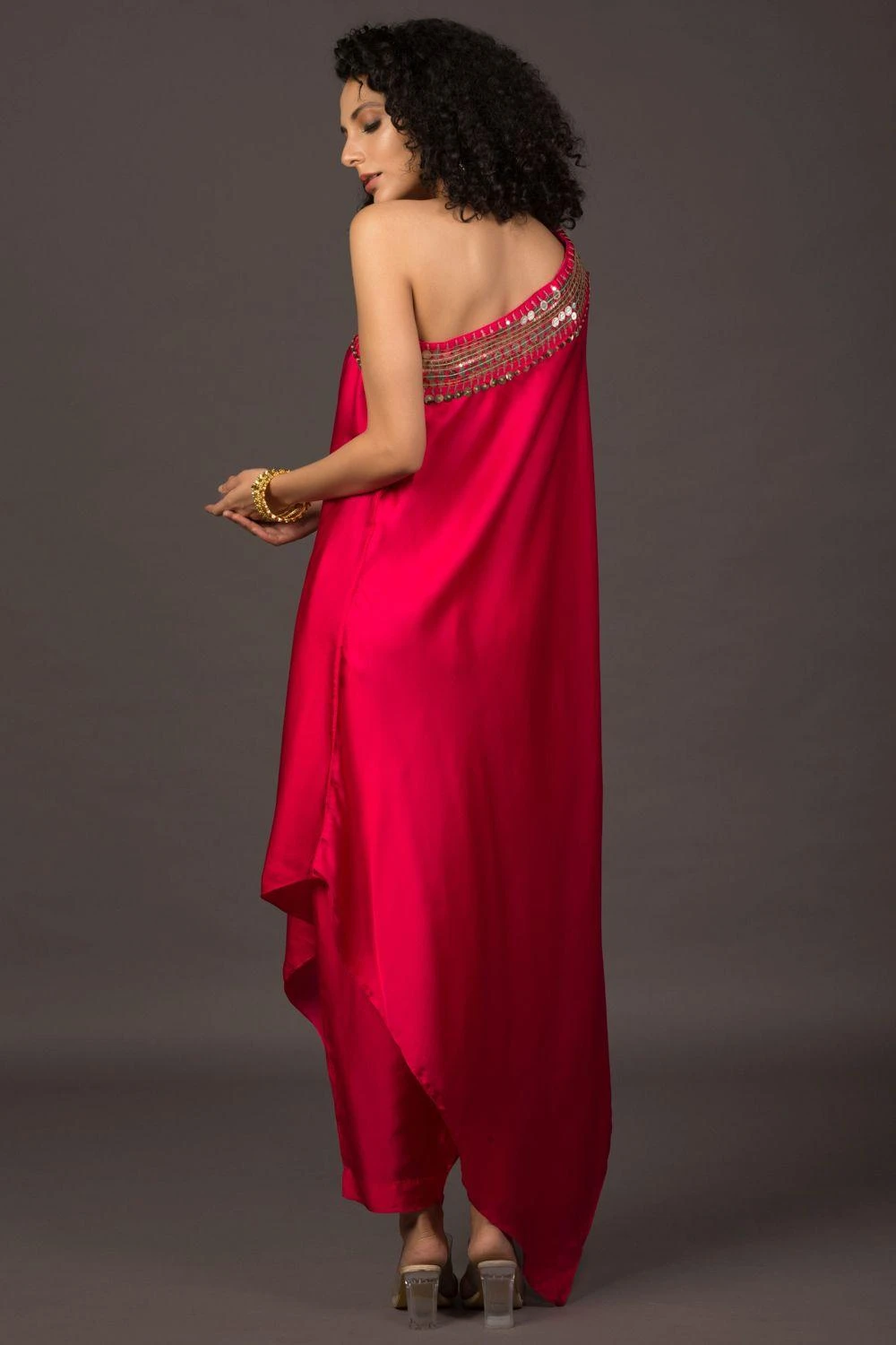 Prahnaaya Pink Off Shoulder Asymmetric Kurta Set 7 Prahnaaya Pink Off Shoulder Asymmetric Kurta Set - Image 5