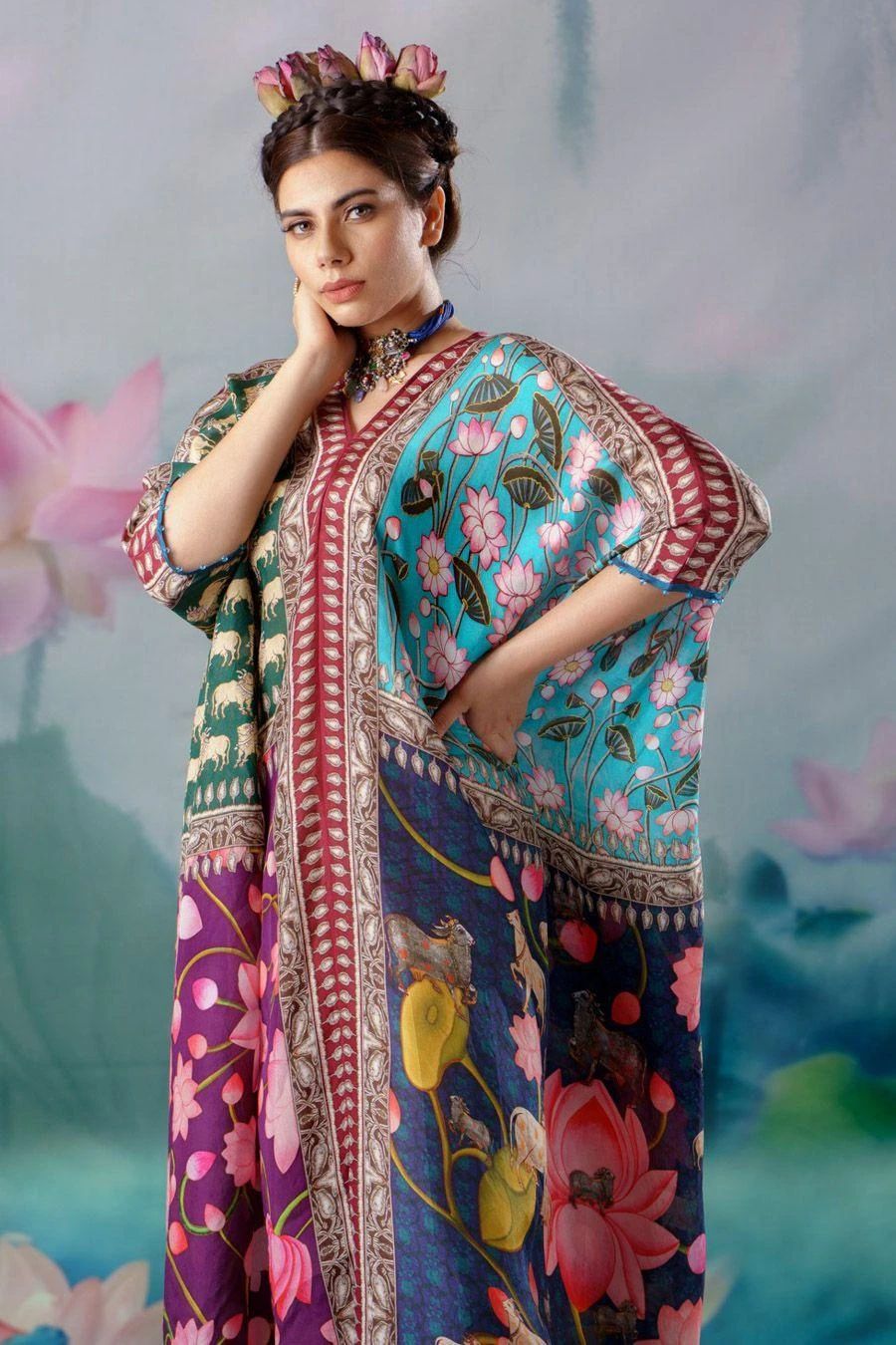 Rajdeep Ranawat Jade Majida V-neck Kaftan 9 Rajdeep Ranawat Jade Majida V-neck Kaftan - Image 7