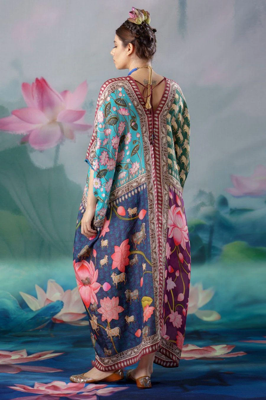 Rajdeep Ranawat Jade Majida V-neck Kaftan 10 Rajdeep Ranawat Jade Majida V-neck Kaftan - Image 8