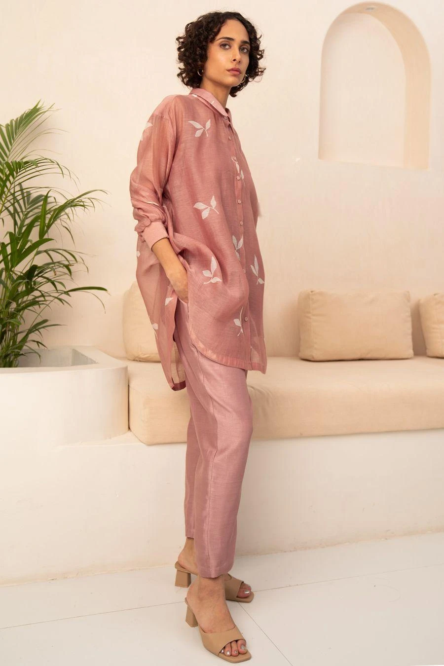 Arcvsh By Pallavi Singh Lavender Botanical Printed Kaftan Set 3 Arcvsh By Pallavi Singh Lavender Botanical Printed Kaftan Set