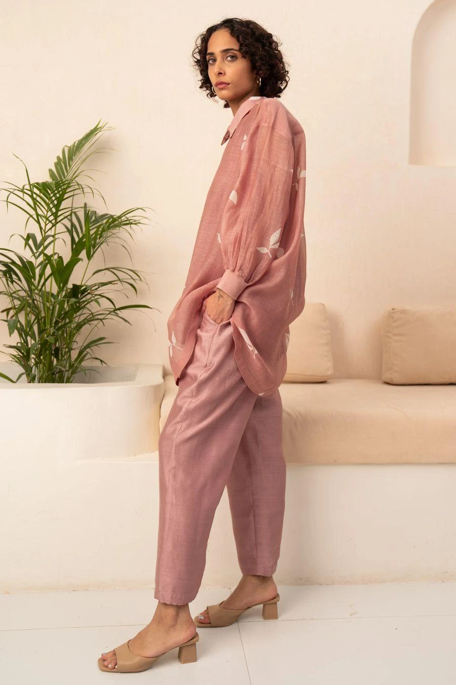 Arcvsh By Pallavi Singh Lavender Botanical Printed Kaftan Set 5 Arcvsh By Pallavi Singh Lavender Botanical Printed Kaftan Set - Image 3