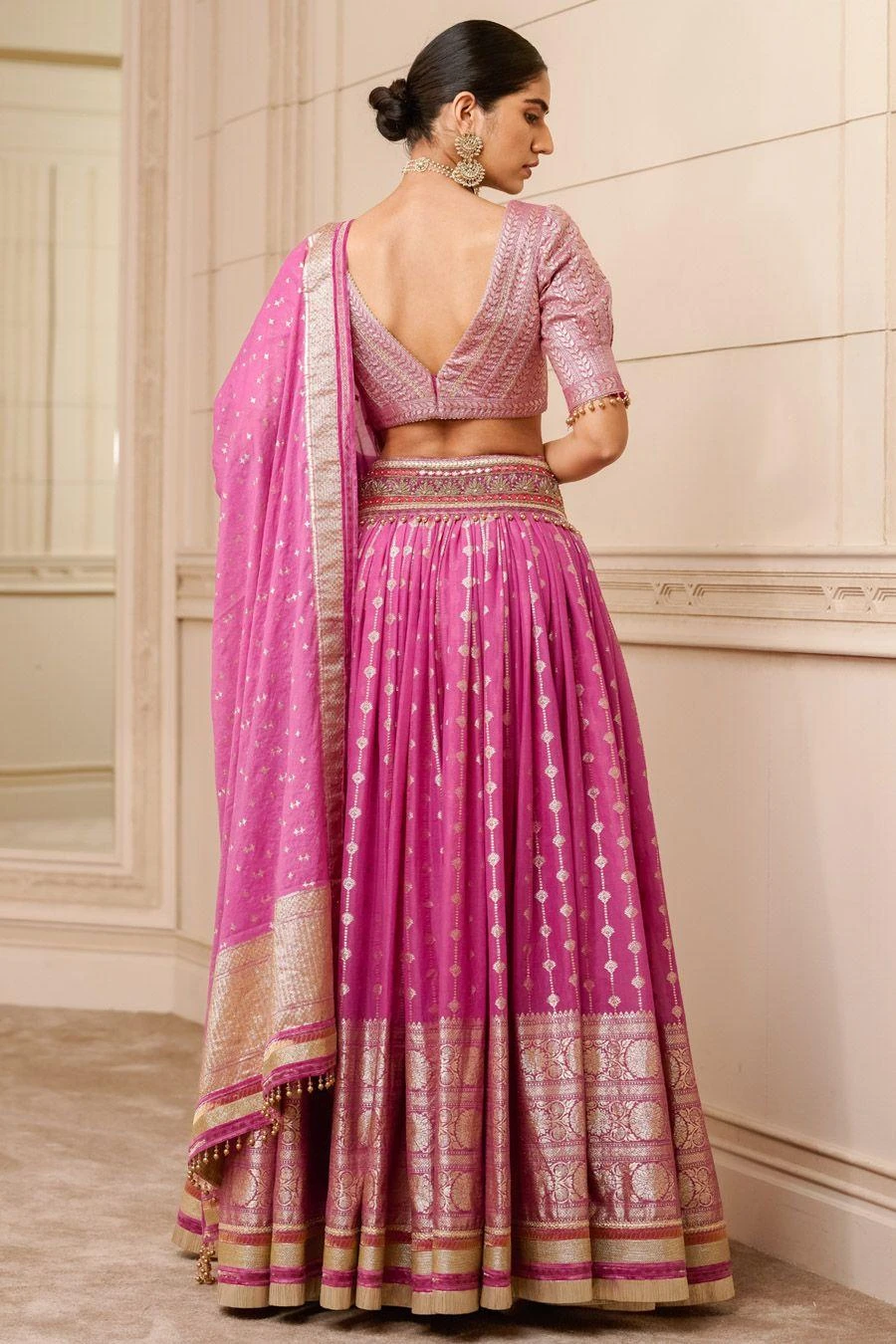 Tarun Tahiliani Fuchsia Brocade Lehenga Set 6 Tarun Tahiliani Fuchsia Brocade Lehenga Set - Image 4