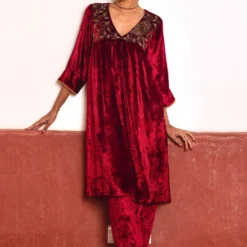 Shorshe Intense Red Floral Embellished Velvet Kurta Set