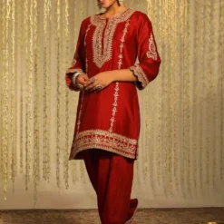 Sheetal Batra Mehak Vibrant Red Floral Embellished Kurta Set 9 Sheetal Batra Mehak Vibrant Red Floral Embellished Kurta Set -Deals Drapizia Store 2712s23b17 3