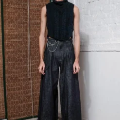 QUOD Mysterious Black Yeti Knitted Vest