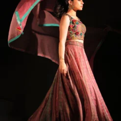 CAPISVIRLEO Lavender Tie Dye Lehenga Set 8 CAPISVIRLEO Lavender Tie Dye Lehenga Set -Deals Drapizia Store 81123co12 3