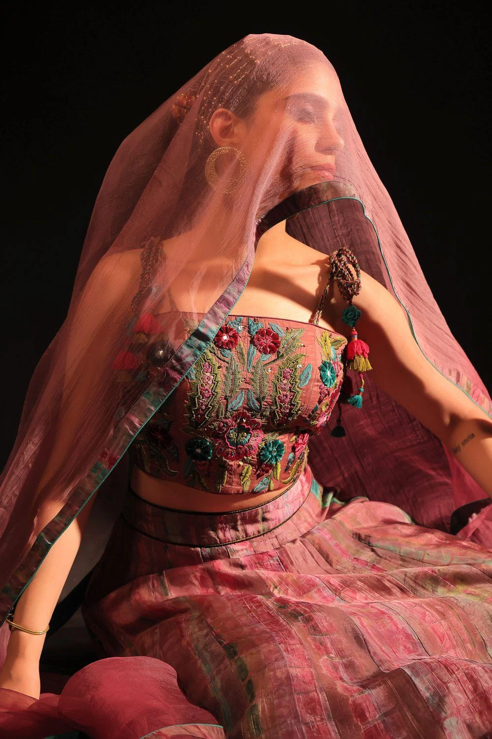 CAPISVIRLEO Lavender Tie Dye Lehenga Set 6 CAPISVIRLEO Lavender Tie Dye Lehenga Set - Image 4