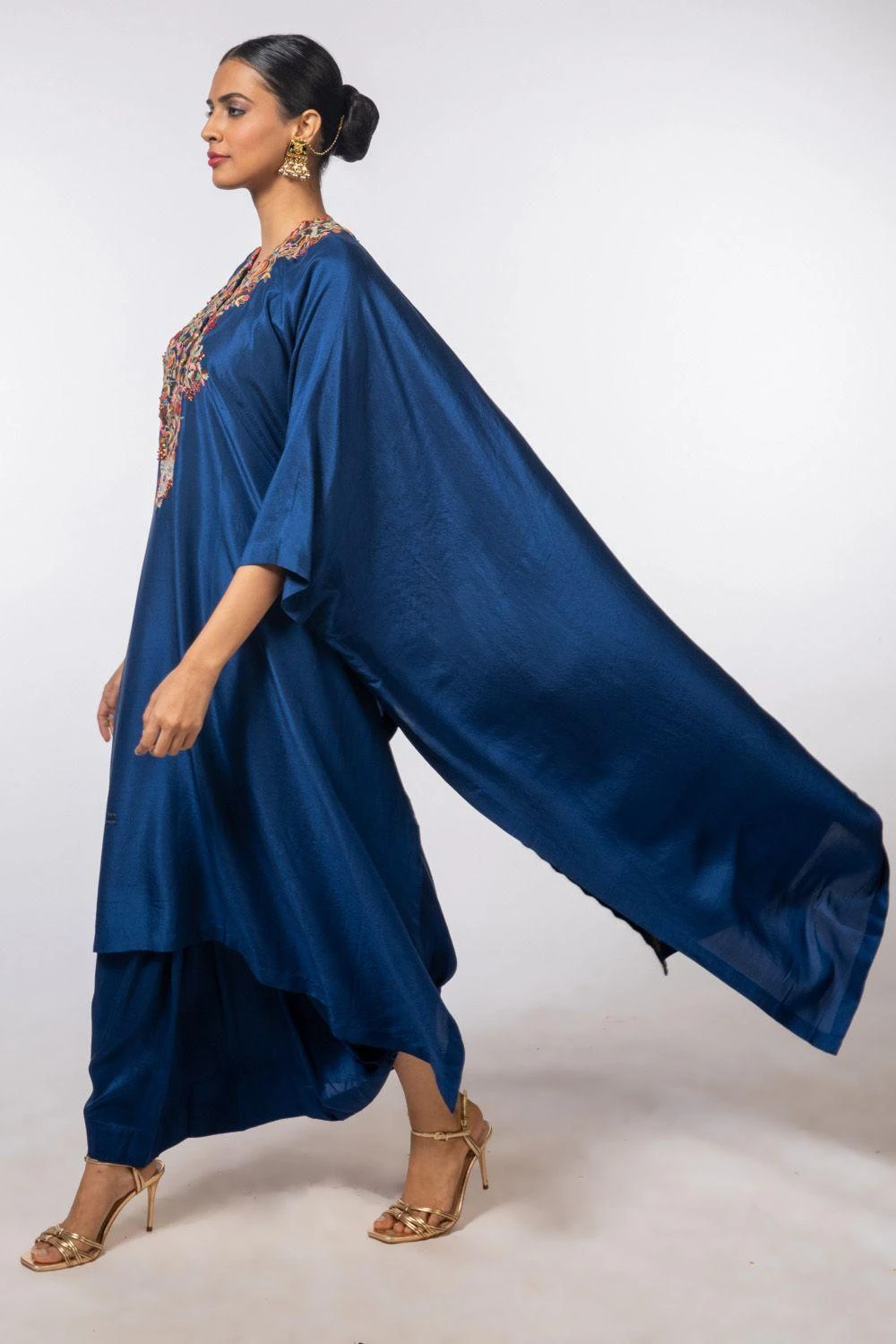 Anamika Khanna Blue Embroidered Kaftan & Pants 5 Anamika Khanna Blue Embroidered Kaftan & Pants - Image 3