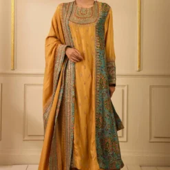 Debyani Printed Kurta Set With Gold Threadwork Embroidery