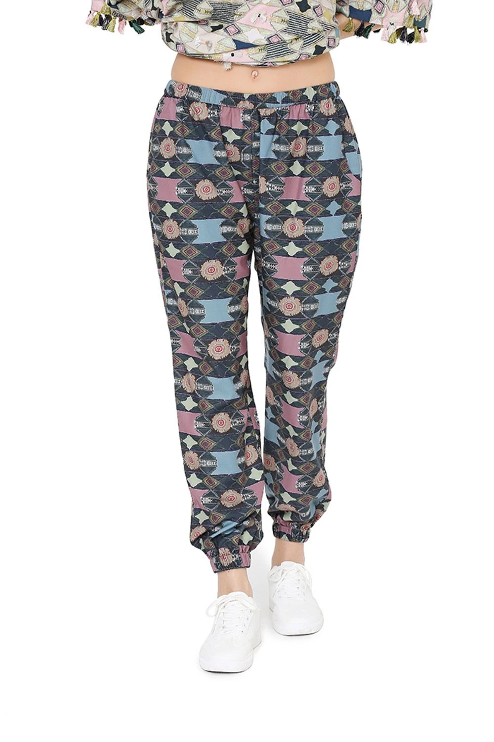 PS Pret By Payal Singhal Green Printed High-low Kaftan & Pants 7 PS Pret By Payal Singhal Green Printed High-low Kaftan & Pants - Image 5