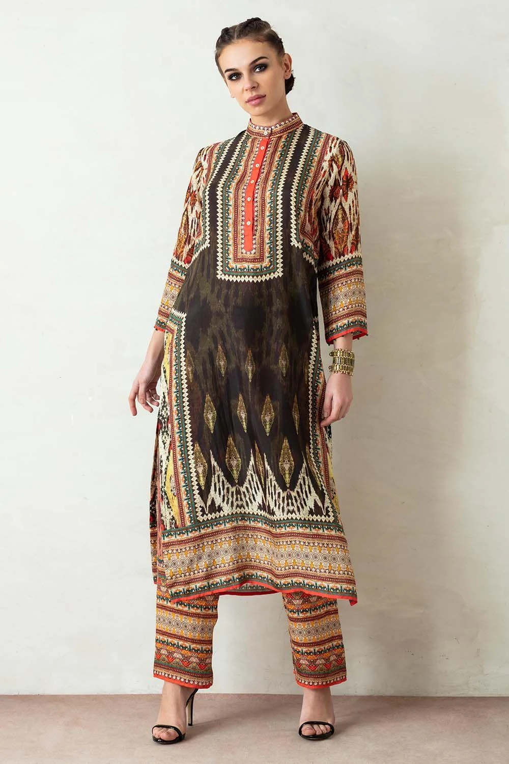 Rajdeep Ranawat Band Collar Kurta With Side Slits 3 Rajdeep Ranawat Band Collar Kurta With Side Slits