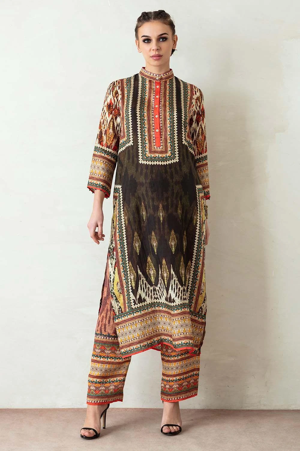 Rajdeep Ranawat Band Collar Kurta With Side Slits 4 Rajdeep Ranawat Band Collar Kurta With Side Slits - Image 2