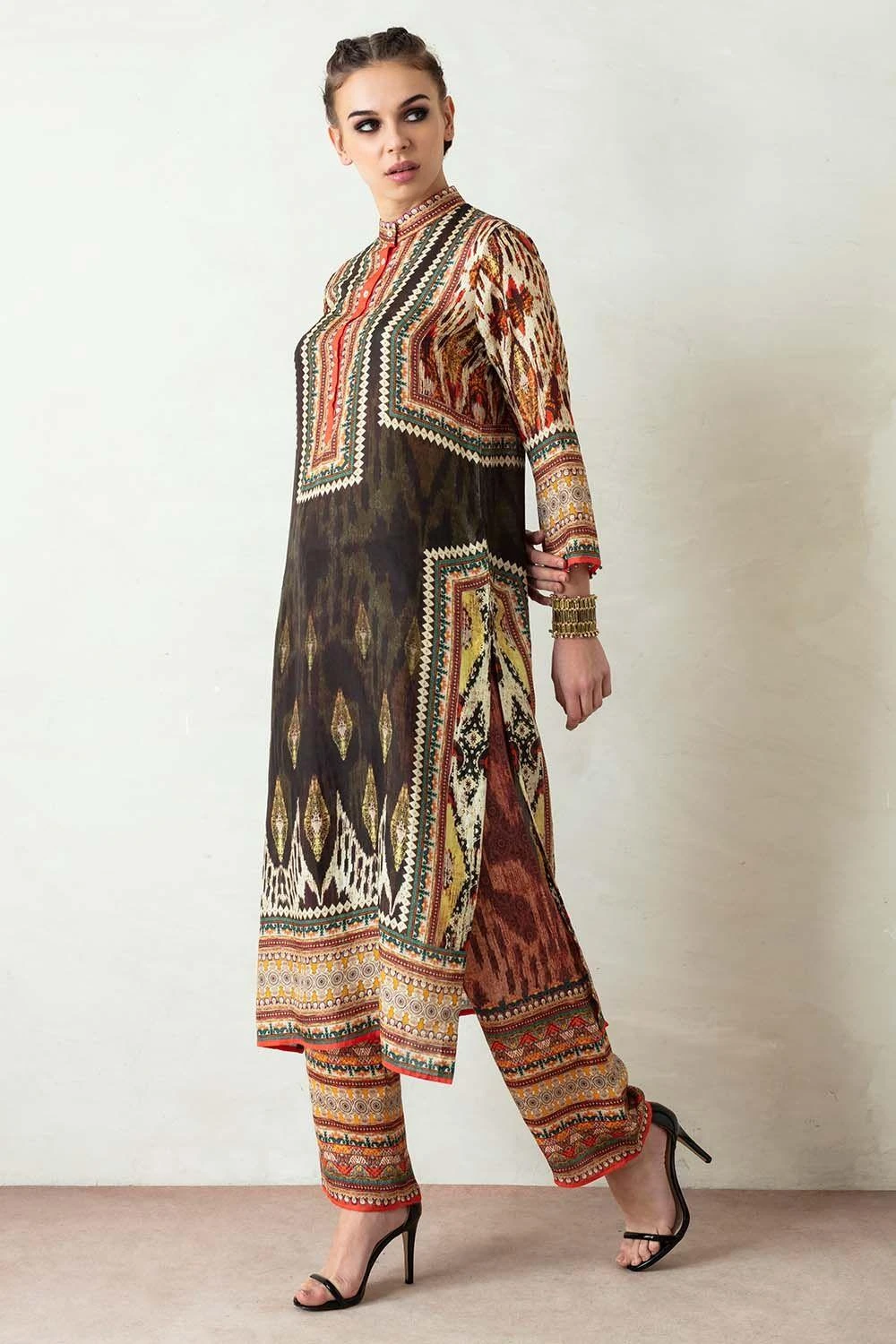 Rajdeep Ranawat Band Collar Kurta With Side Slits 5 Rajdeep Ranawat Band Collar Kurta With Side Slits - Image 3