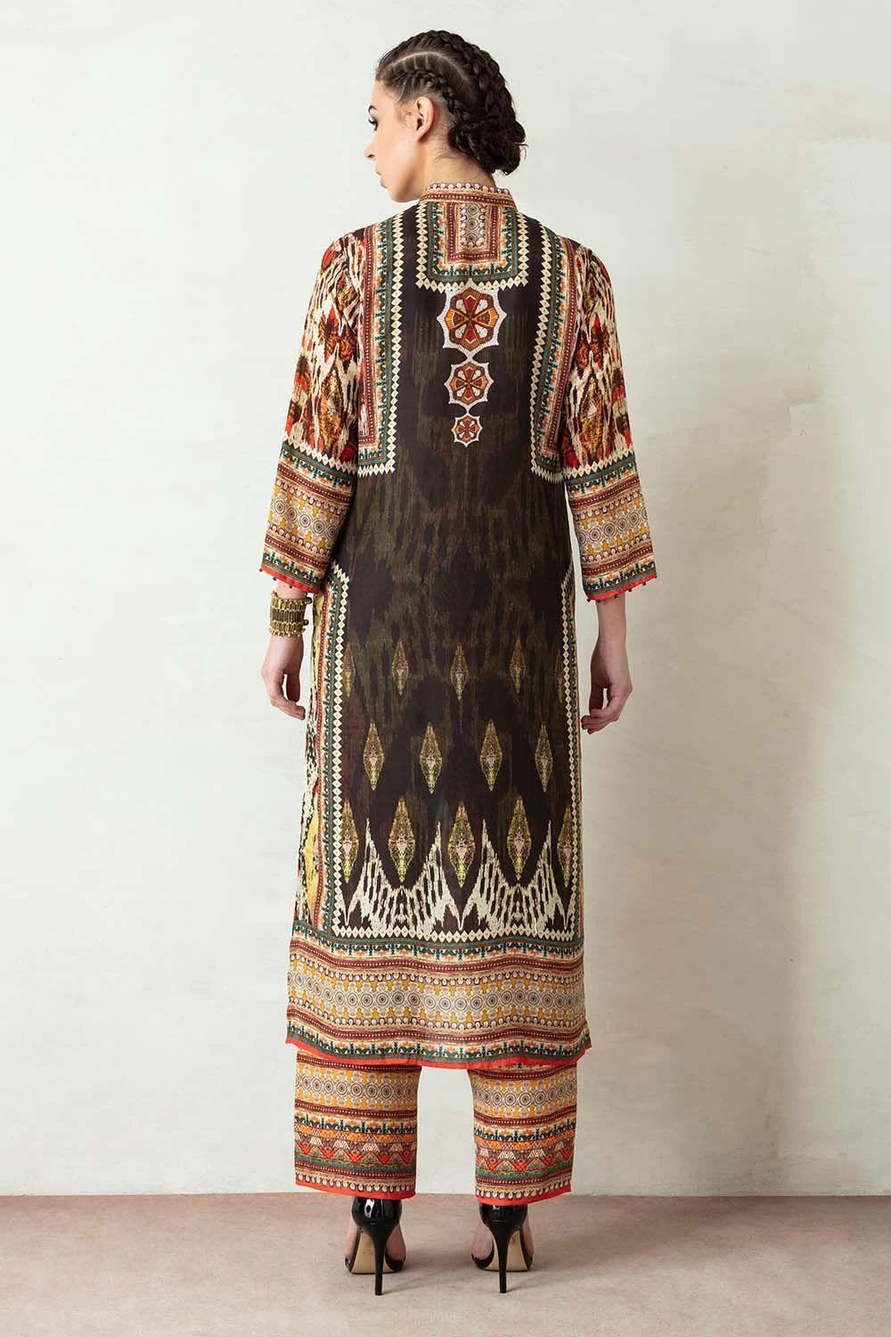 Rajdeep Ranawat Band Collar Kurta With Side Slits 6 Rajdeep Ranawat Band Collar Kurta With Side Slits - Image 4