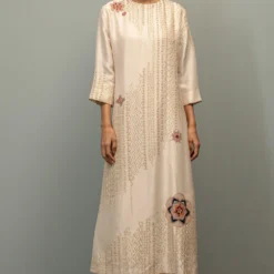 Divyam Mehta Ivory Embroidered Kurta Set With Kantha Details -Deals Drapizia Store y 5452 2